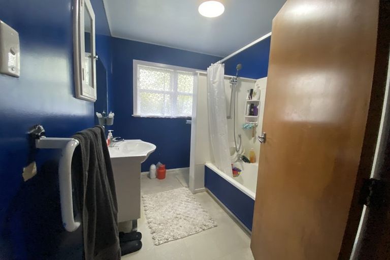 Photo of property in 98c Waiwhetu Road, Waterloo, Lower Hutt, 5011