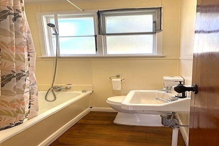 Photo of property in 25-35 Butler Street, Naenae, Lower Hutt, 5011