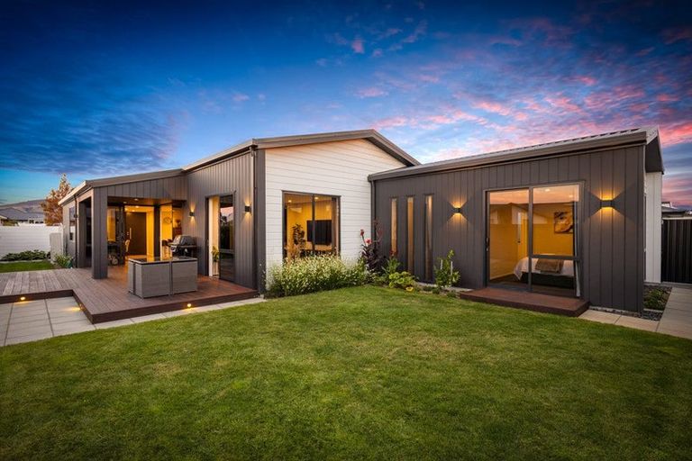 Photo of property in 28 Gammack Drive, Halswell, Christchurch, 8025