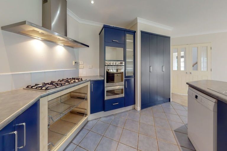 Photo of property in 8 Waterhouse Drive, Brooklyn, Wellington, 6021