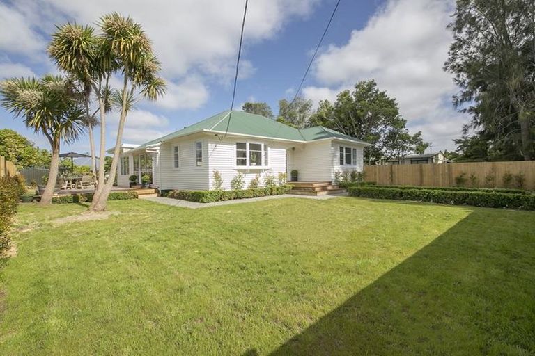 Photo of property in 49 Cambridge Road, Riverhead, 0820