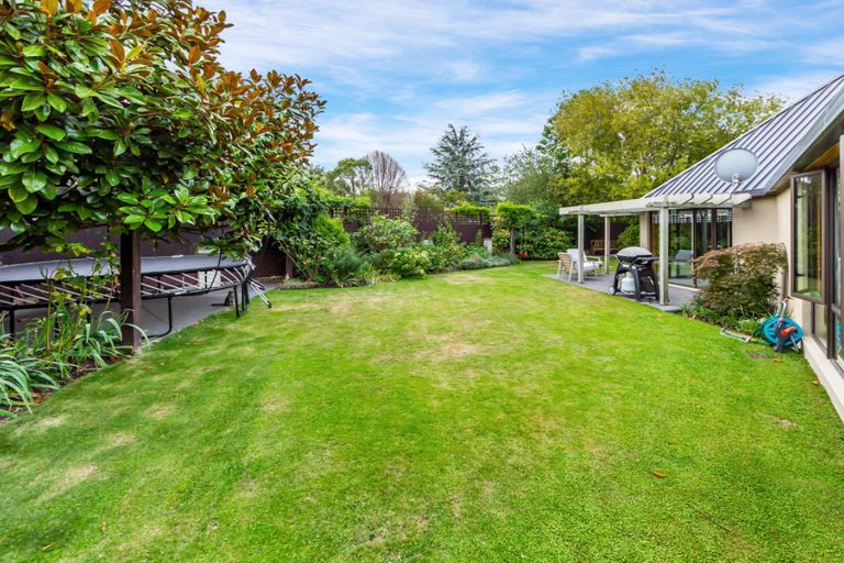 Photo of property in 33 O'connor Place, Burnside, Christchurch, 8053