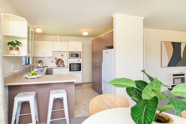 Photo of property in 1 Logan Place, Kelvin Grove, Palmerston North, 4414