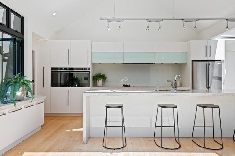 Photo of property in 105 Gladstone Road, Dalmore, Dunedin, 9010