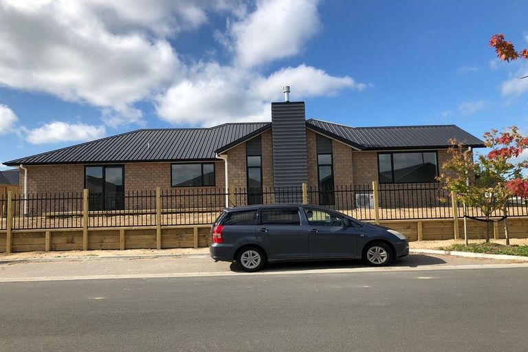 Photo of property in 12 Kaaka Street, Cambridge, 3434