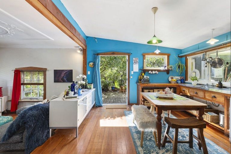 Photo of property in 77 Holloway Road, Aro Valley, Wellington, 6021