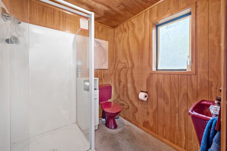 Photo of property in 17 Lee Road, Hannahs Bay, Rotorua, 3010