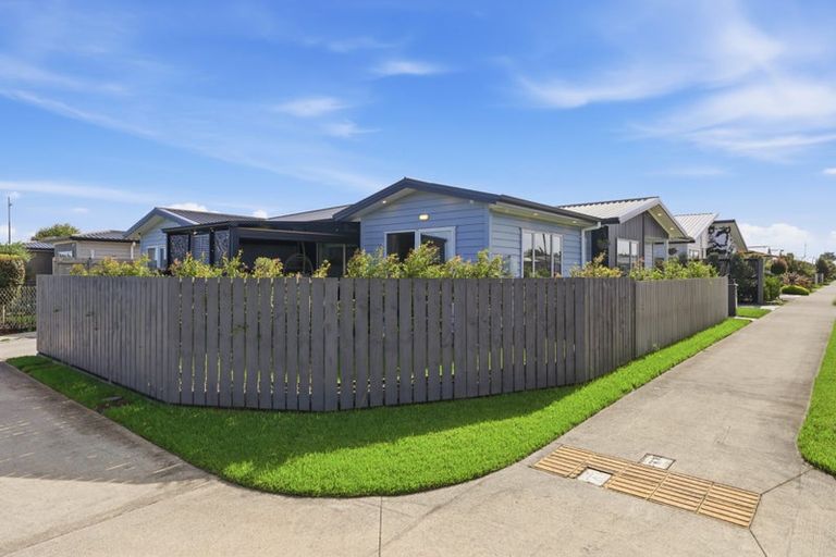 Photo of property in 2 Kutukutu Street, Takanini, 2112