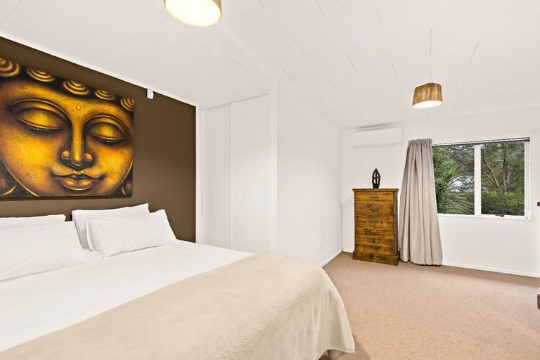 Photo of property in 12 Lowell Place, Massey, Auckland, 0614