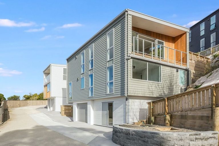 Photo of property in 10 Silvereye Way, Johnsonville, Wellington, 6037