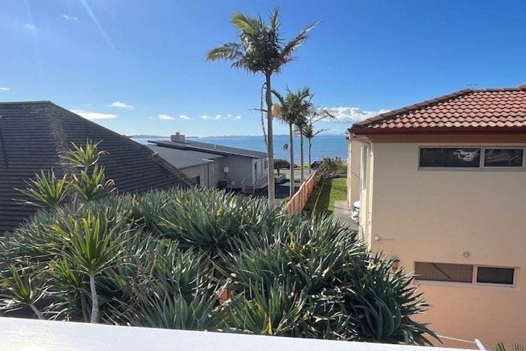 Photo of property in 49b The Esplanade, Eastern Beach, Auckland, 2012