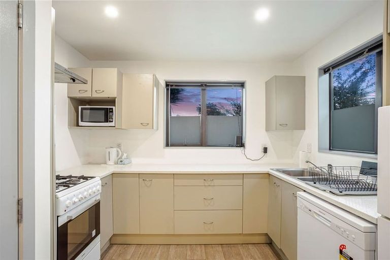 Photo of property in 30b Doone Place, Massey, Auckland, 0614