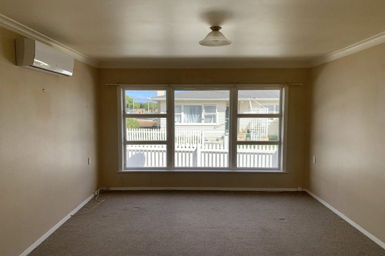 Photo of property in 10 Eton Place, Levin, 5510