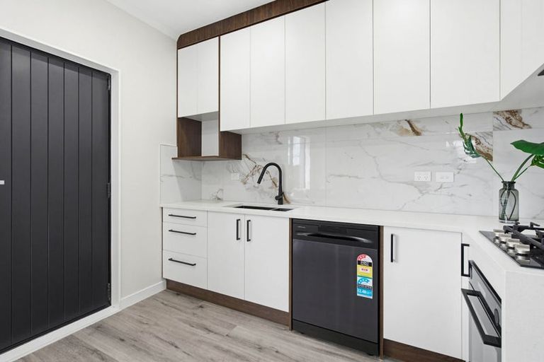 Photo of property in 85b Raglan Street, Mangere East, Auckland, 2024