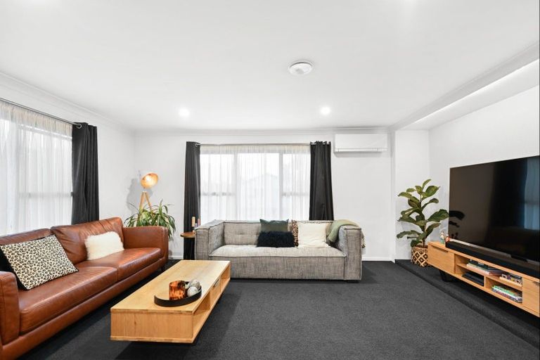 Photo of property in 22 Gilbass Avenue, Hamilton Lake, Hamilton, 3204
