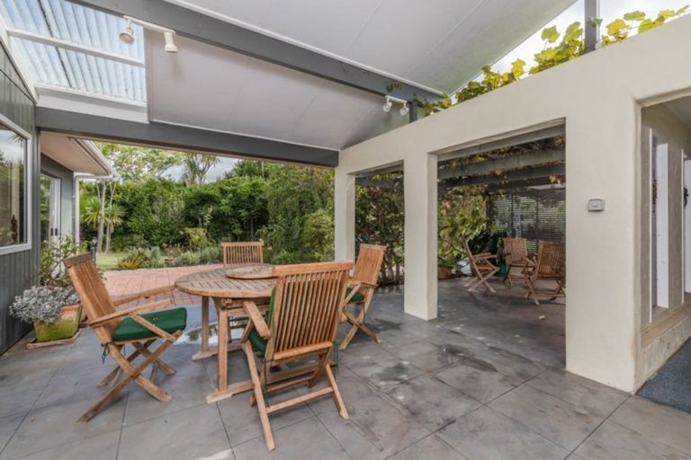 Photo of property in 73 Riddell Road, Kerikeri, 0230