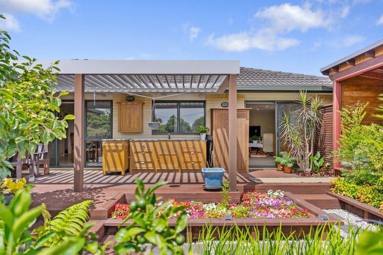 Photo of property in 9 Mohill Place, East Tamaki Heights, Auckland, 2016