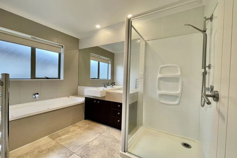 Photo of property in 6 Oak Bark Drive, Schnapper Rock, Auckland, 0632