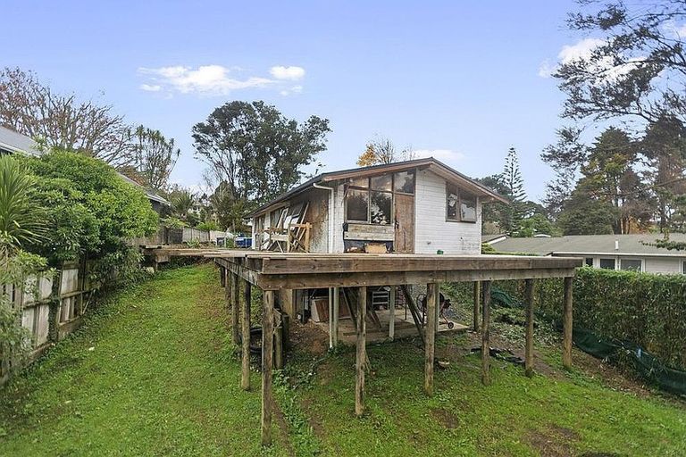 Photo of property in 55 Rimutaka Place, Titirangi, Auckland, 0604