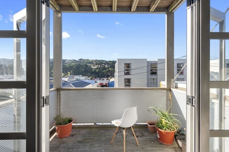 Photo of property in Vespa Apartments, 201/20 Hanson Street, Mount Cook, Wellington, 6021
