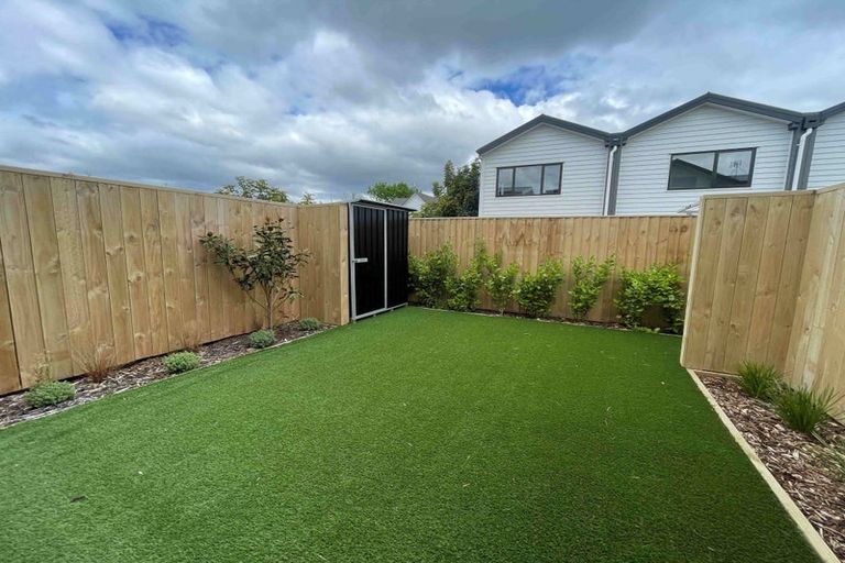 Photo of property in 17/10 Fathom Place, Te Atatu Peninsula, Auckland, 0610