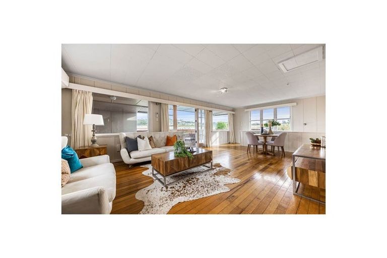 Photo of property in 628 Whangaparaoa Road, Stanmore Bay, Whangaparaoa, 0932