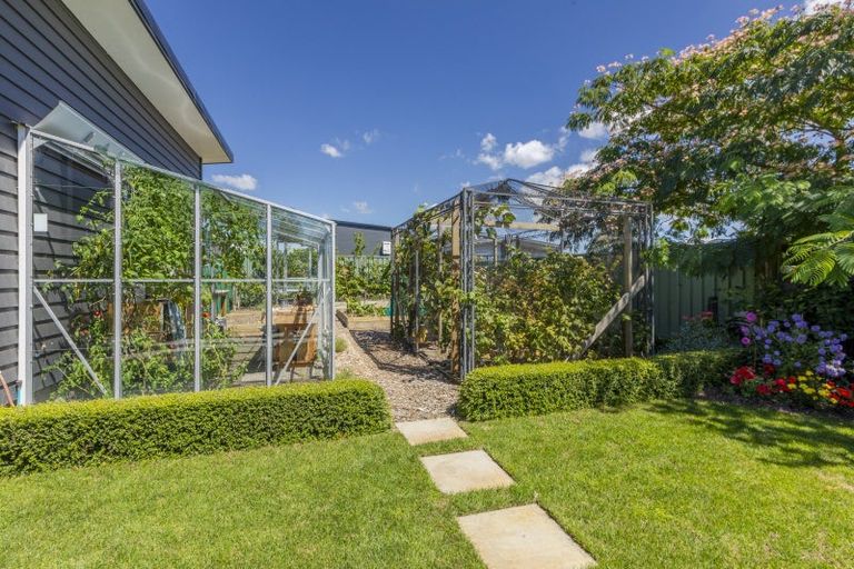 Photo of property in 3 Russell Street, Otane, 4202