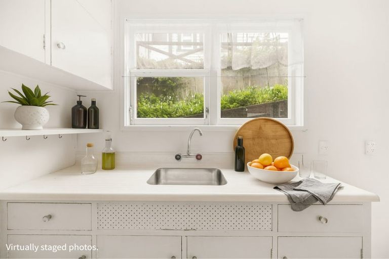 Photo of property in 4/16 Rolleston Street, Mount Cook, Wellington, 6021