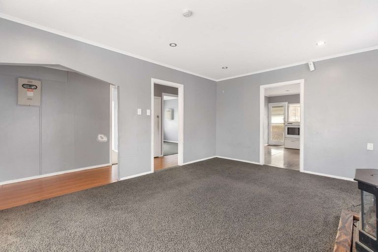 Photo of property in 11a Hill Crescent, Papakura, 2110