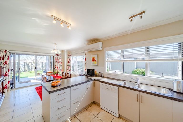 Photo of property in 4 Highgrove Place, Waipukurau, 4200