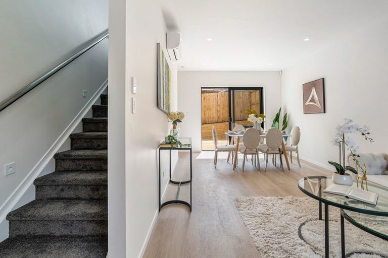 Photo of property in 49b Vera Road, Te Atatu South, Auckland, 0610