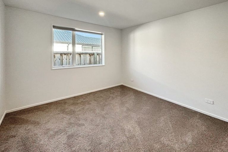 Photo of property in 10 Waituna Street, Pegasus, 7612