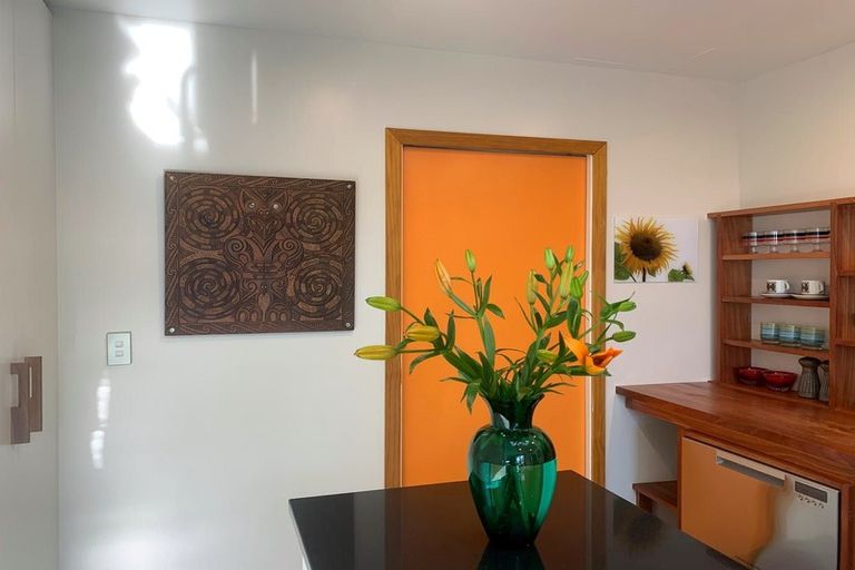 Photo of property in 274 Queens Drive, Lyall Bay, Wellington, 6022