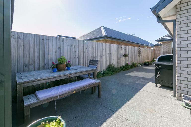 Photo of property in 7 Dunaverty Place, Broomfield, Christchurch, 8042