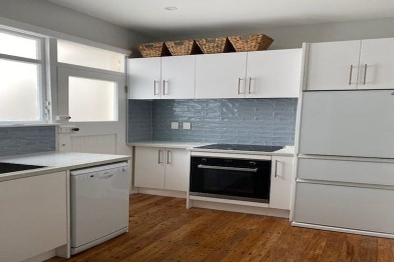 Photo of property in 1u4 Earls Terrace, Mount Victoria, Wellington, 6011