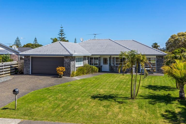 Photo of property in 33 Maygrove Drive, Orewa, 0931