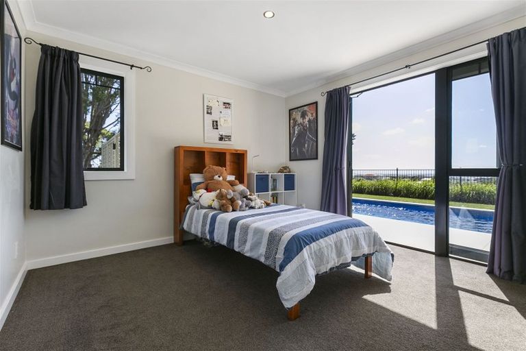 Photo of property in 251 Kaipara Road, Papakura, 2582