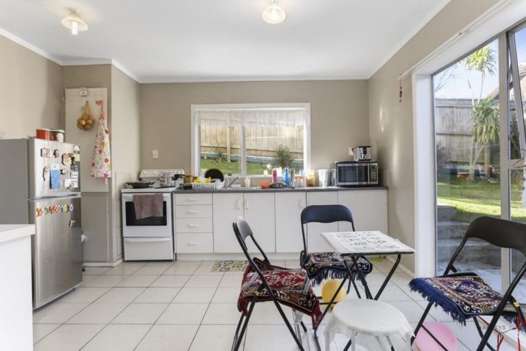 Photo of property in 1/83 Mcleod Road, Te Atatu South, Auckland, 0610