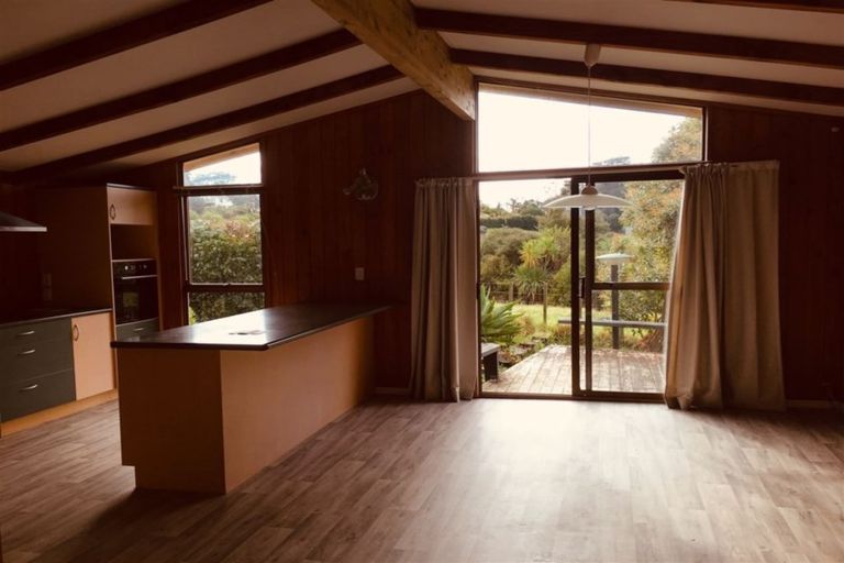 Photo of property in 34 Red Hills Road, Massey, Auckland, 0614