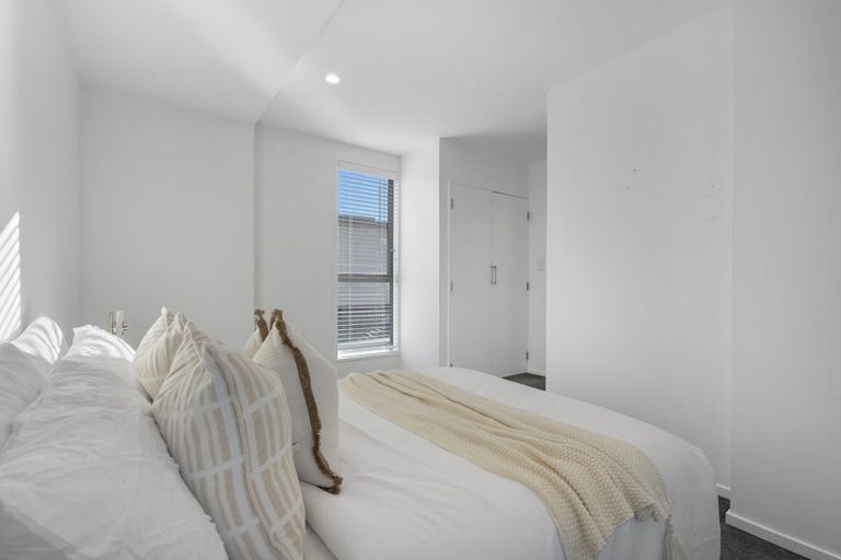 Photo of property in 2/204 Edgeware Road, Edgeware, Christchurch, 8013