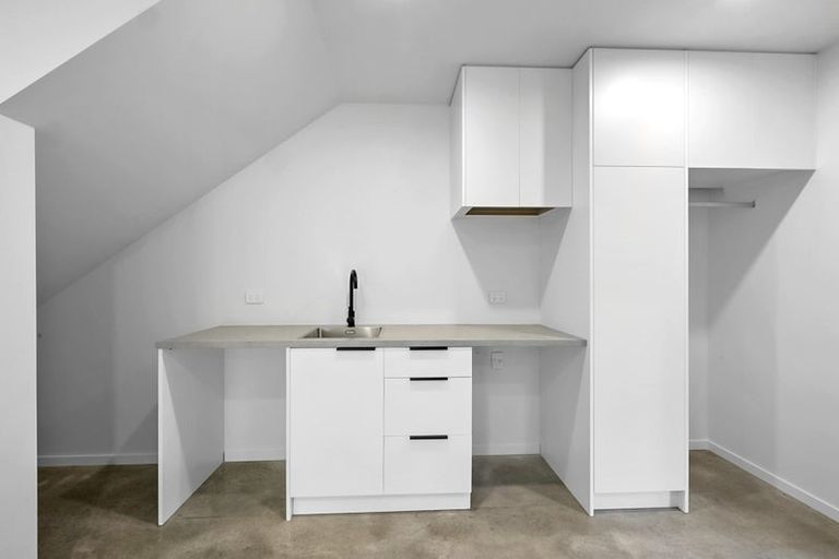 Photo of property in 30c Waiwaka Terrace, Strandon, New Plymouth, 4312