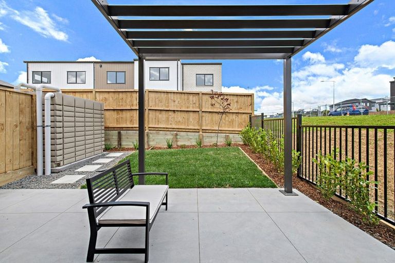 Photo of property in 529 Massey Road, Mangere, Auckland, 2022