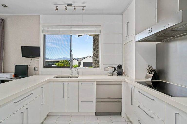 Photo of property in 48 Kelliher Drive, Wanaka, 9305