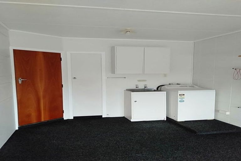 Photo of property in 5 Evelyn Place, Welbourn, New Plymouth, 4310