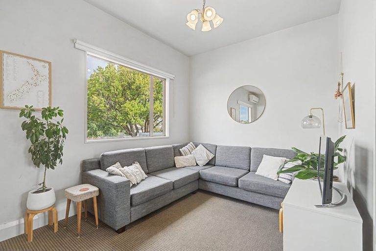 Photo of property in 1 Collingwood Street, Strathern, Invercargill, 9812