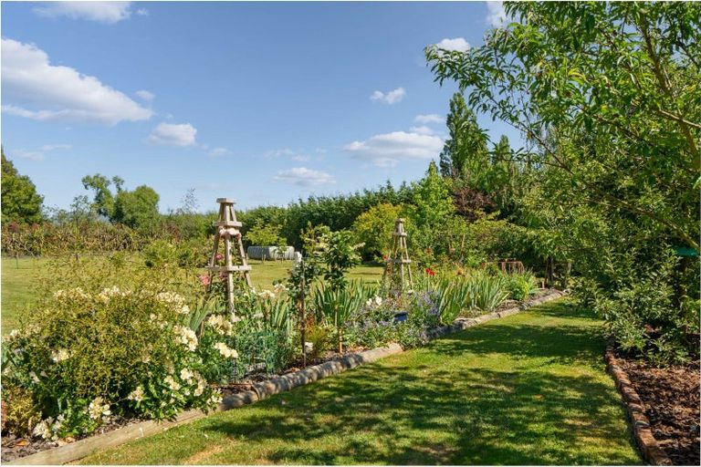 Photo of property in 133a Papawai Road, Greytown, 5794