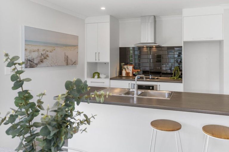 Photo of property in 7 Madeleine Place, Omokoroa, 3114