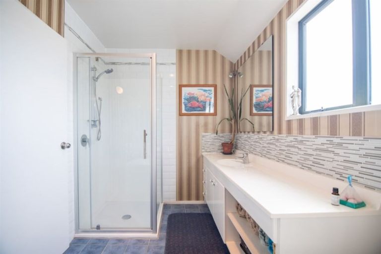 Photo of property in 165 Peverel Street, Riccarton, Christchurch, 8041