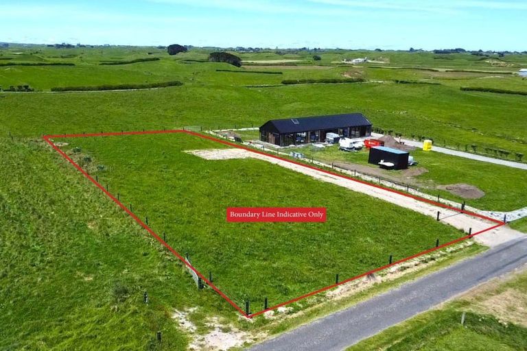 Photo of property in 304 Coast Road, Warea, 4381