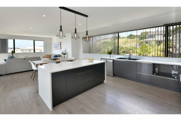 Photo of property in 61 Landmark Terrace, Orewa, 0931